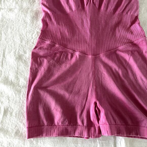 JoyLab Pink Seamless Shorts Bodysuit - Picture 4 of 7
